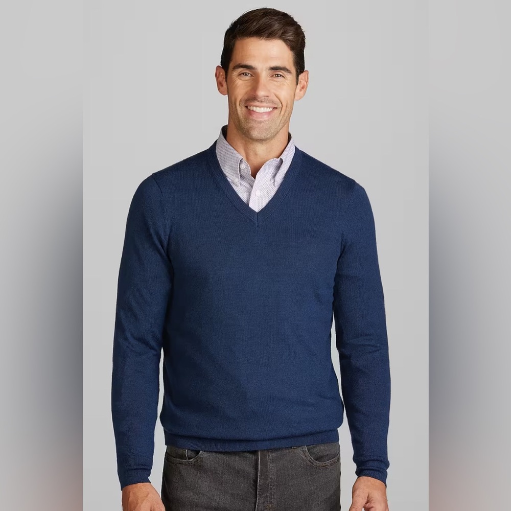 Jos A Banks 100% Wool Sweater
